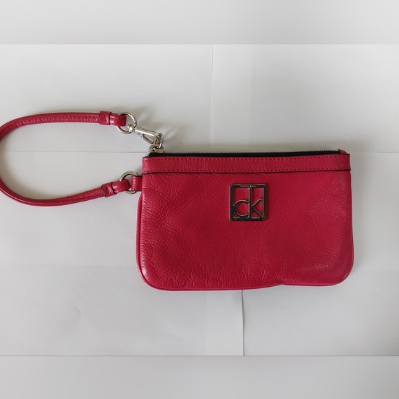 CK Redish/pink wristlet - Picture 1 of 4